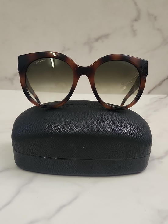 NEW Authentic Salvatore Ferragamo Tortoise Cat Eye Sunglasses main image 9